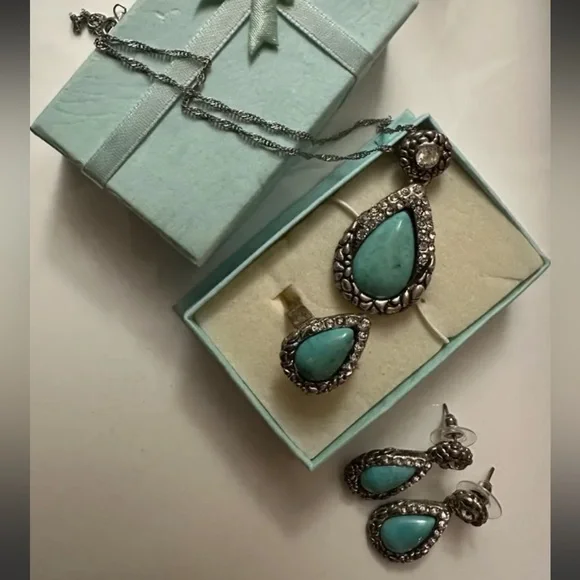 Jewelry - Picture 1 of 7